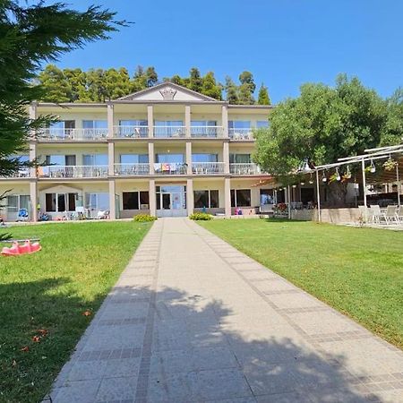 Crown Hotel Неа Скиони Екстериор снимка