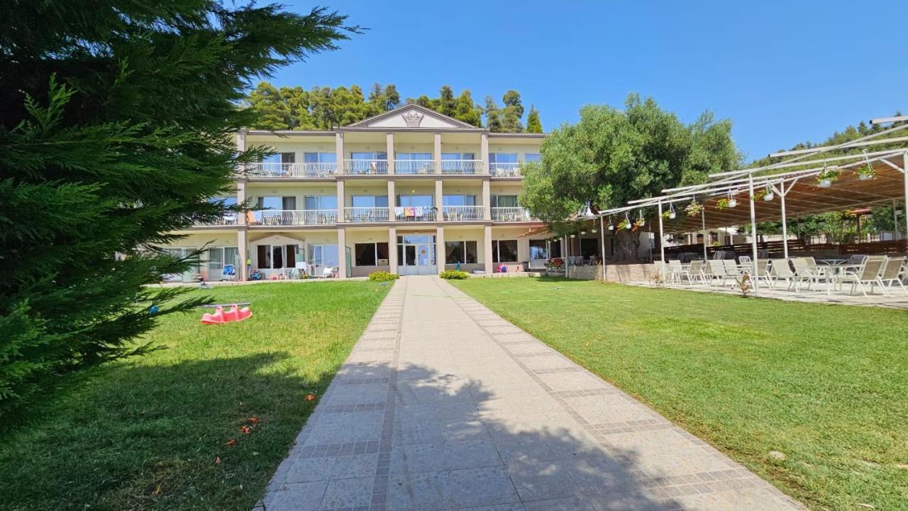 Crown Hotel Неа Скиони Екстериор снимка